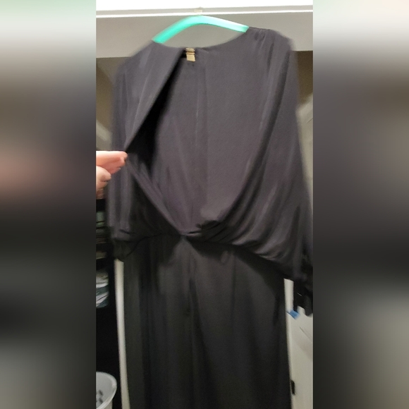 Stunning Donna Karan formal dress - Picture 3 of 5